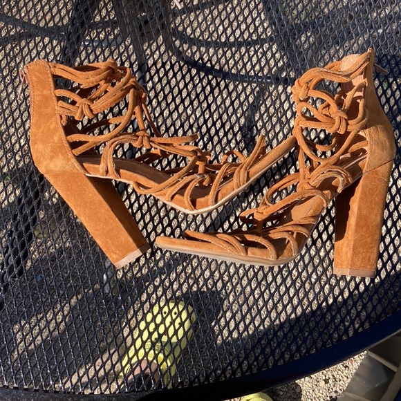 Booties straps. - Picture 2 of 4